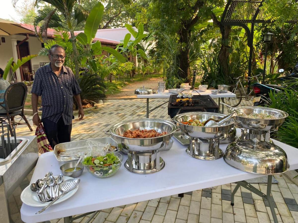 Lucky Beach Resort Trincomalee Dış mekan fotoğraf