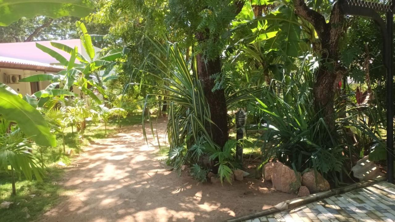 Lucky Beach Resort Trincomalee Dış mekan fotoğraf