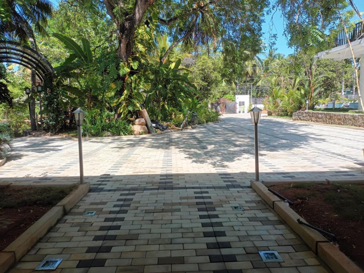 Lucky Beach Resort Trincomalee Dış mekan fotoğraf