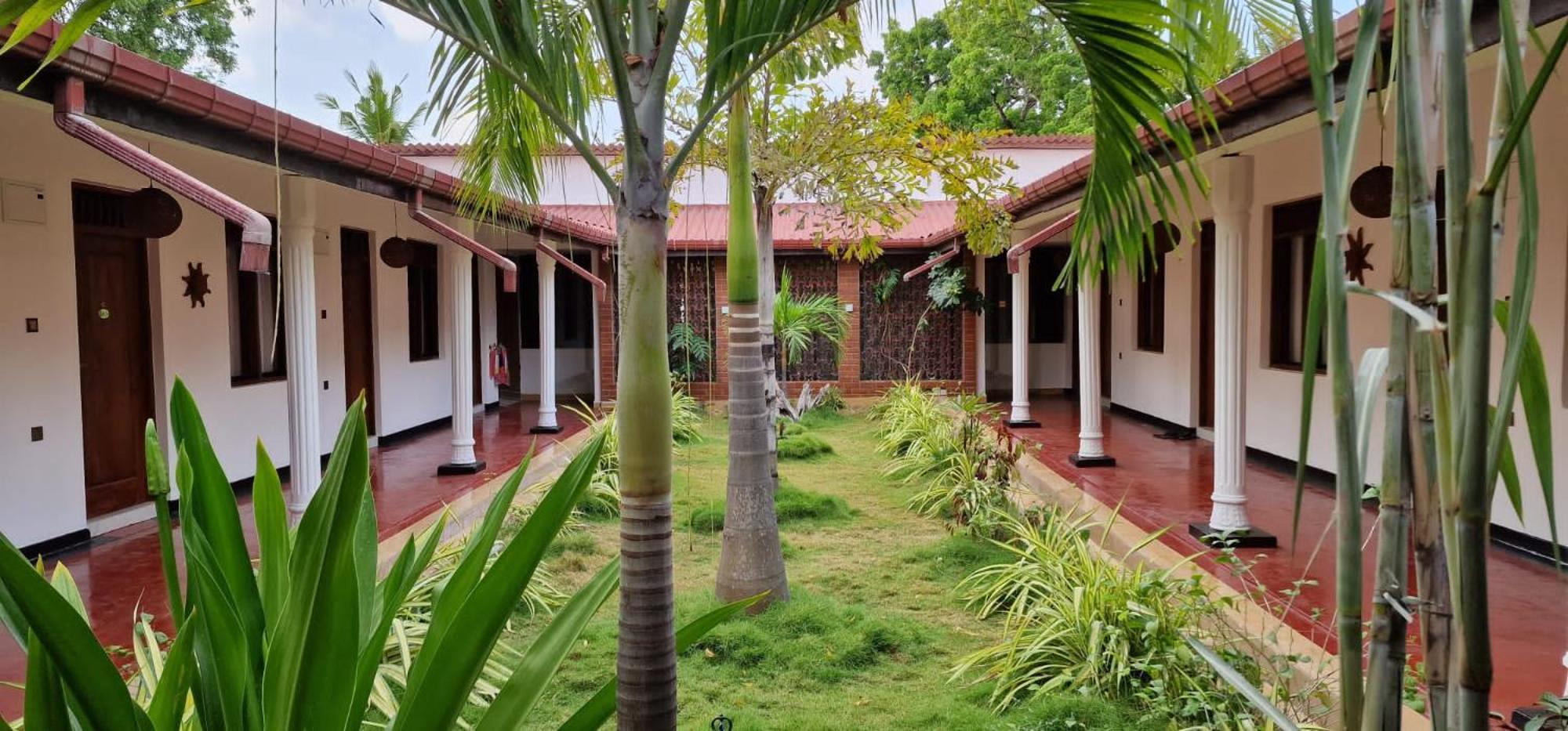 Lucky Beach Resort Trincomalee Dış mekan fotoğraf